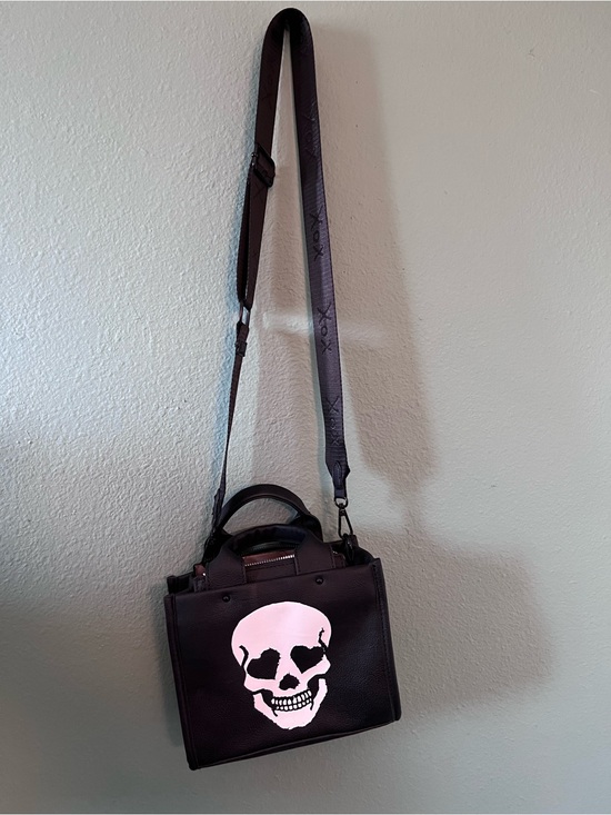 Betsey Johnson Handbags - Betsey Johnson Black Crossbody Tote Bag with Pink Skull Graphic